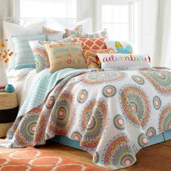 Mayla Medallion Quilt And Pillow Sham Set - Levtex Home -Safavieh Store GUEST 98698ca2 dd3c 4491 b3b4 3e434c88cbdf